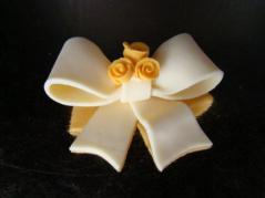 Kokarda z różami cukrowa- zółta- 1 szt