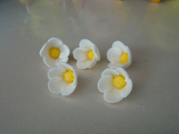 Kwiat pączek biały - 1 op ( 5 szt)