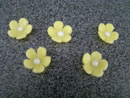 Kwiatek mini - cytrynowo-żółty N (5 szt) perłowy
