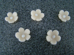 Kwiatek mini - ecru N (5 szt) perłowy
