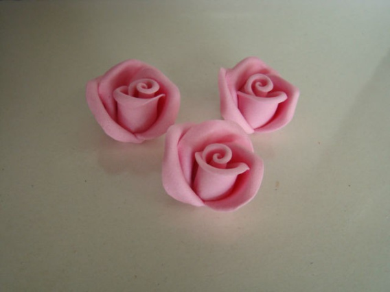 Róża cukrowa średnia - różowa 1 op (3 szt)-002