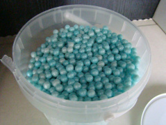 Posypka groszek perłowy- niebieski 4mm 1 op (50gr)