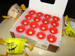 Kwiatek margaretka - czerwona 1op ( 32 szt.)